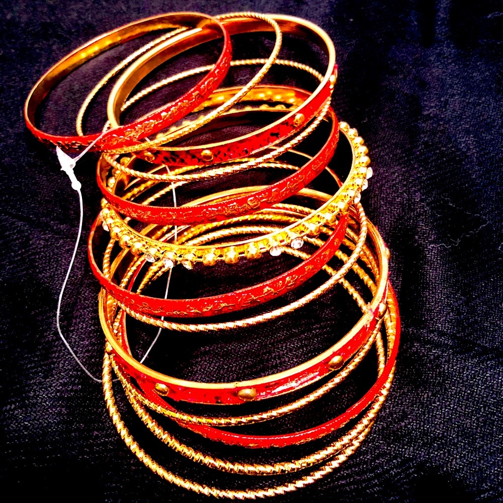 Set of 13 bangles